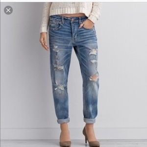 American Eagle tomgirl jeans